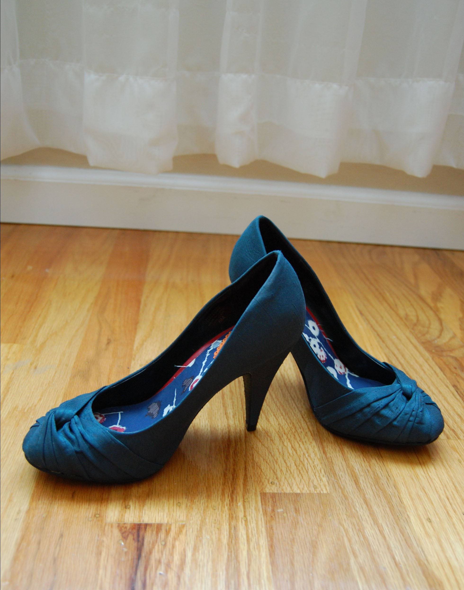 turquoise_shoes
